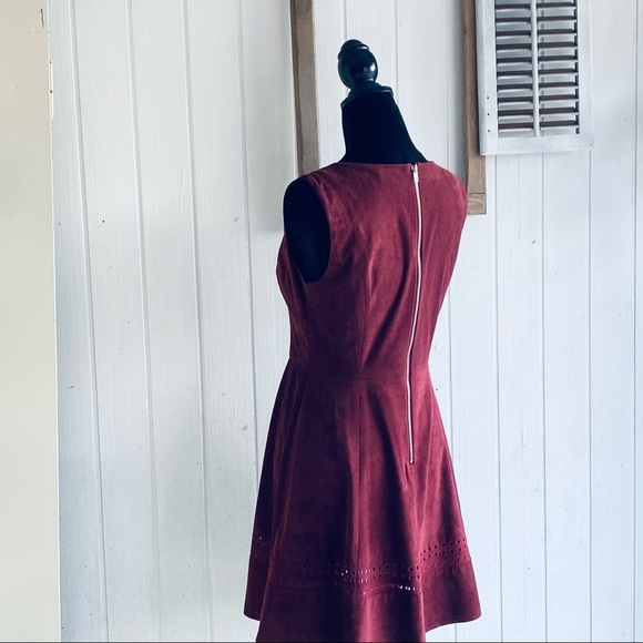 BB Dakota sleeveless burgundy suede plunging empire eyelet mini party dress-4 - Picture 14 of 16